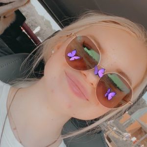 Meet your Posher, Brenna